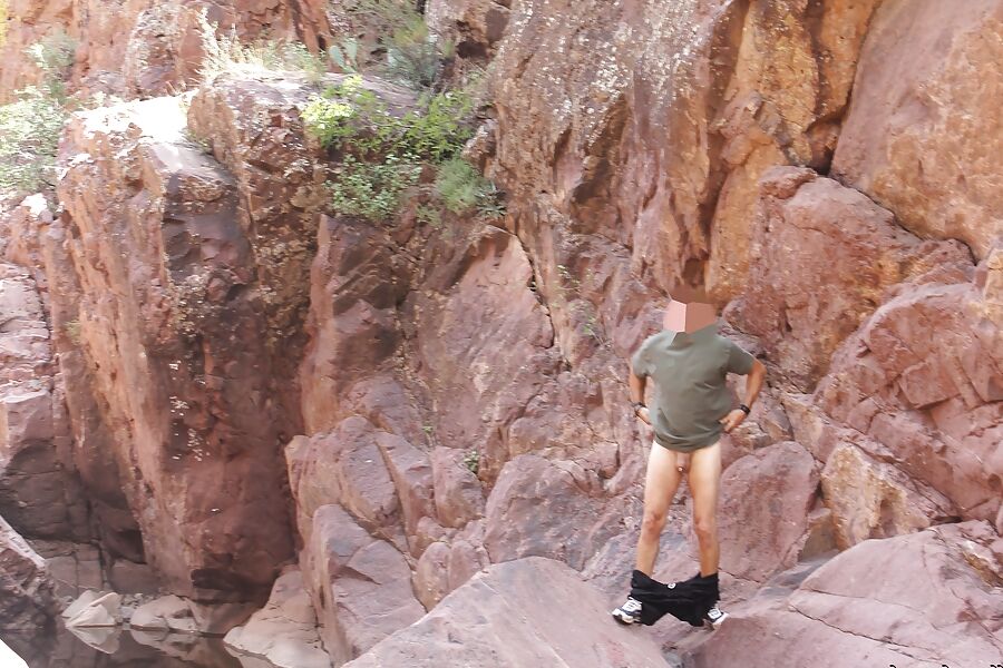 David Holiday Flashing!