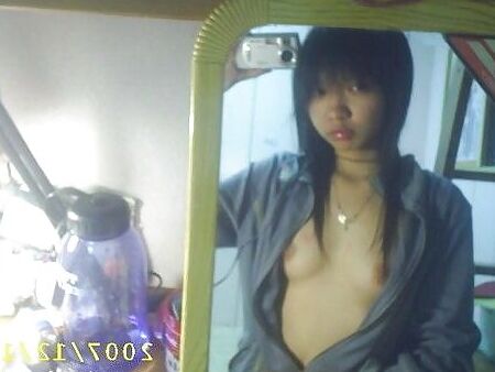 Selfshot cute Asian pussy masturbation