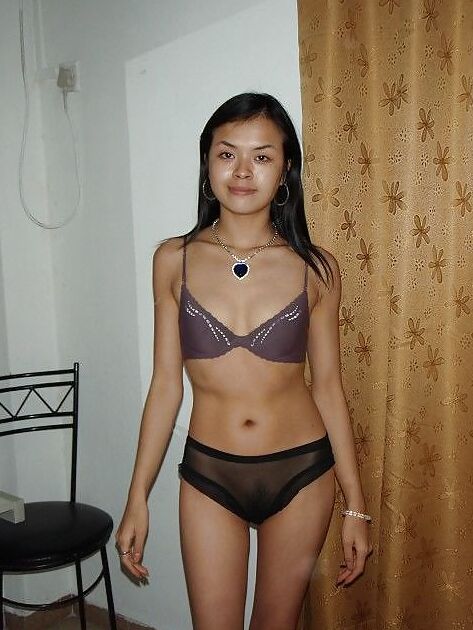 Cute Asian girlfriend posing and handjob