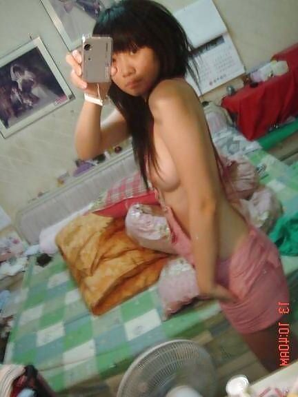 Selfmade pics of hot Asian naked at home