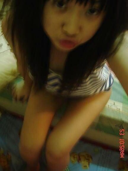 Selfmade pics of hot Asian naked at home