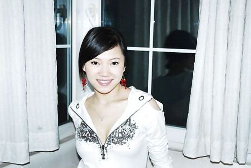 Homemade pics of Asian girlfriend posing