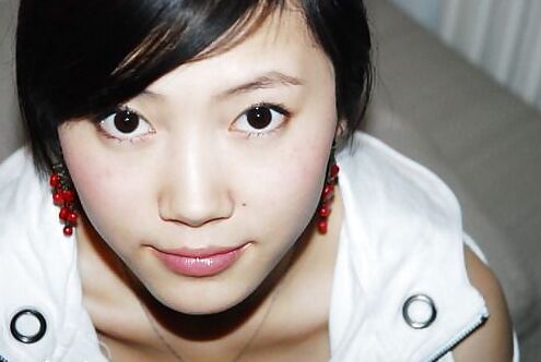 Homemade pics of Asian girlfriend posing