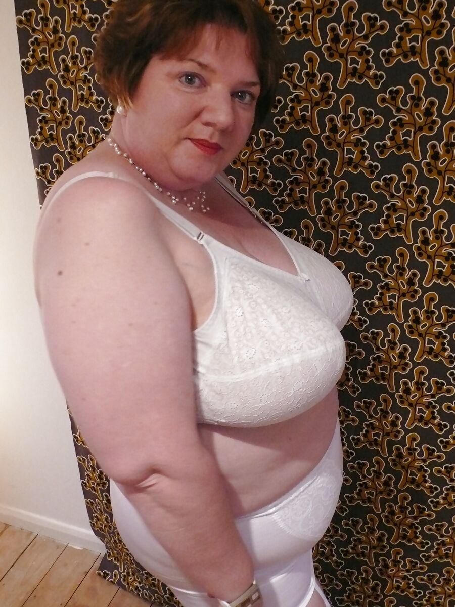 Chris44g White Girdle