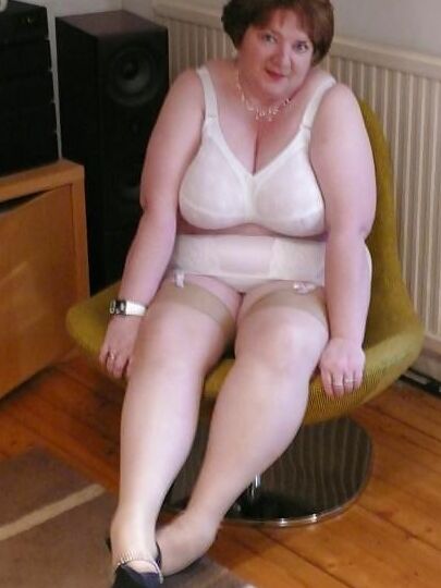 Chris44g White Girdle