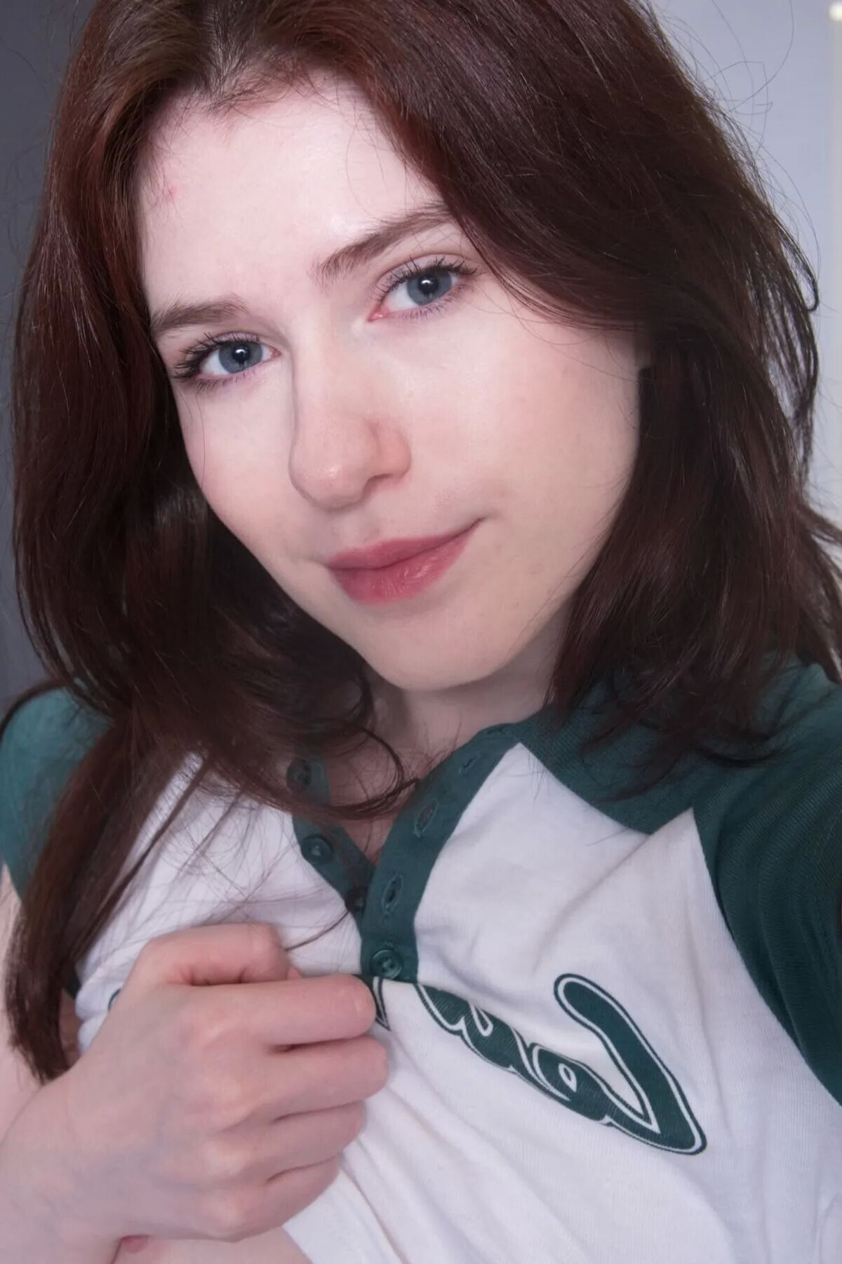 I like to take pics of my perfect tits