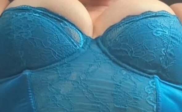 Natural tits