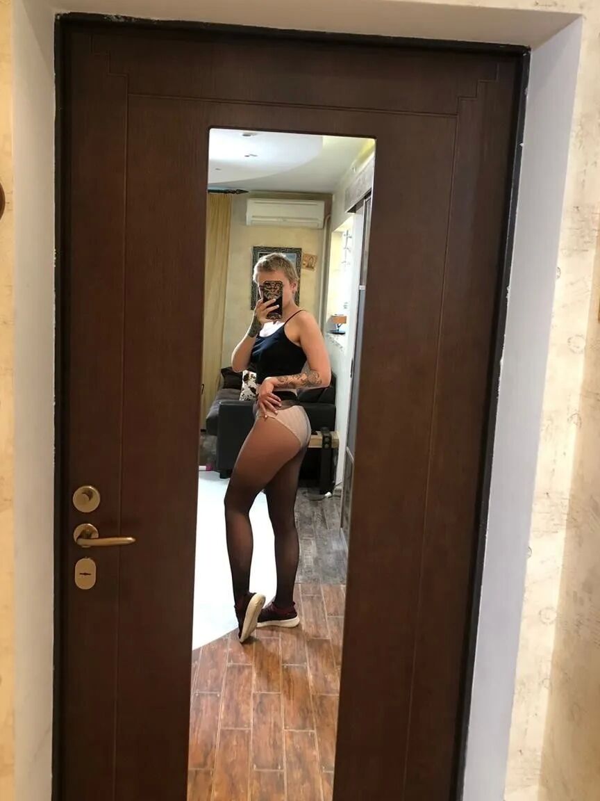 Cheerleader cutie wants to show off her outfits