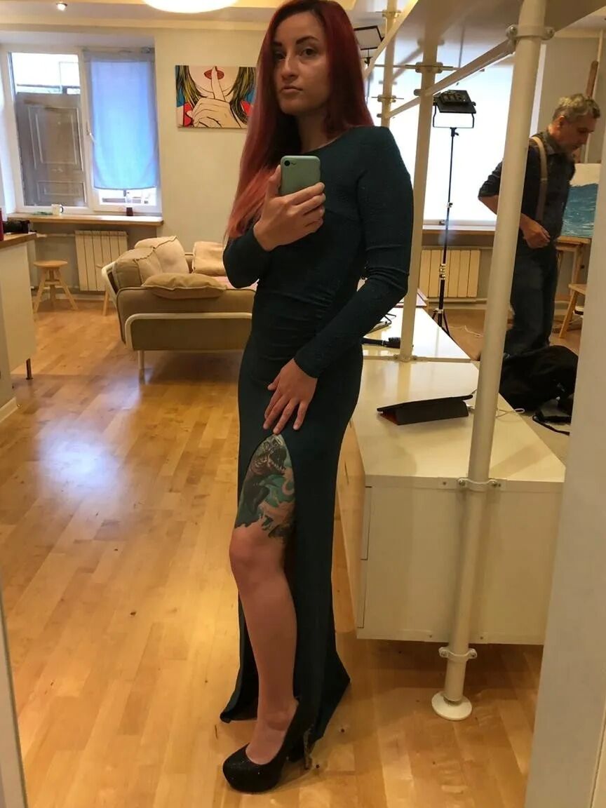 Redhead with nice tits and sexy tattoos