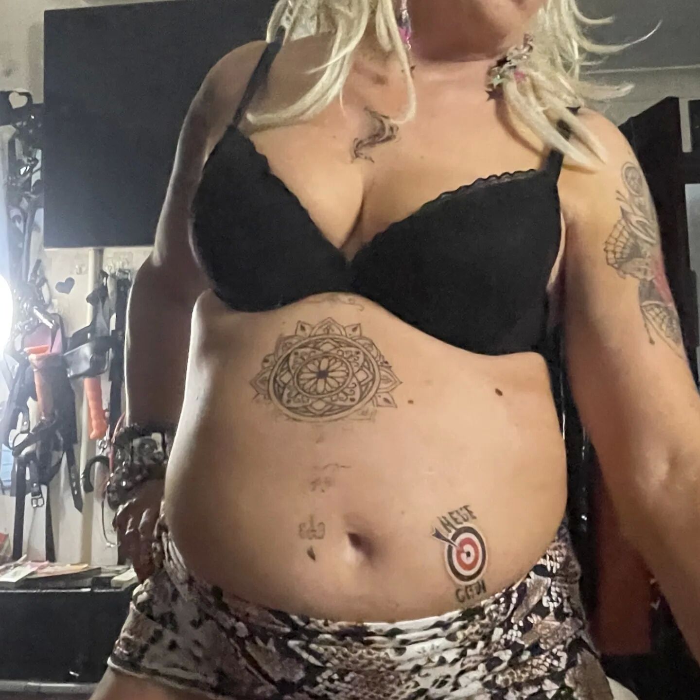 SMOKING WHORE 2