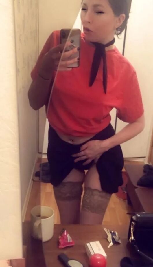 Co-worker won't stop sending me these naughty pics