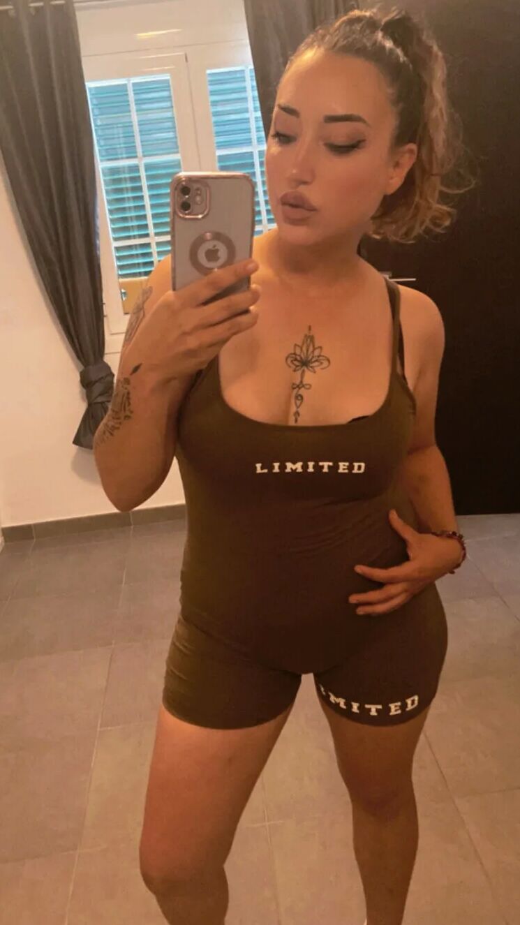 Melania SexCam. Free Photos