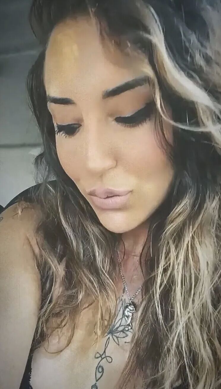 Melania SexCam. Free Photos
