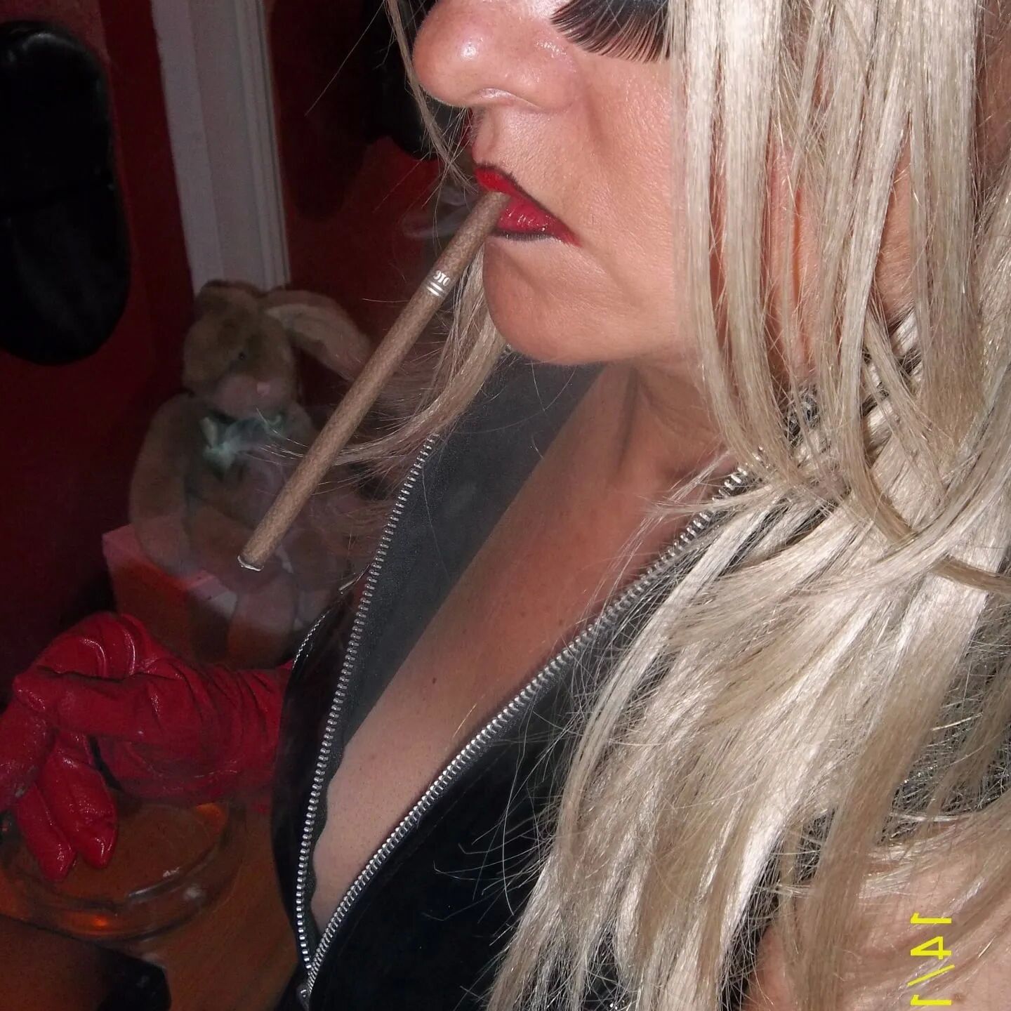 SHIRLEY SLUT 306