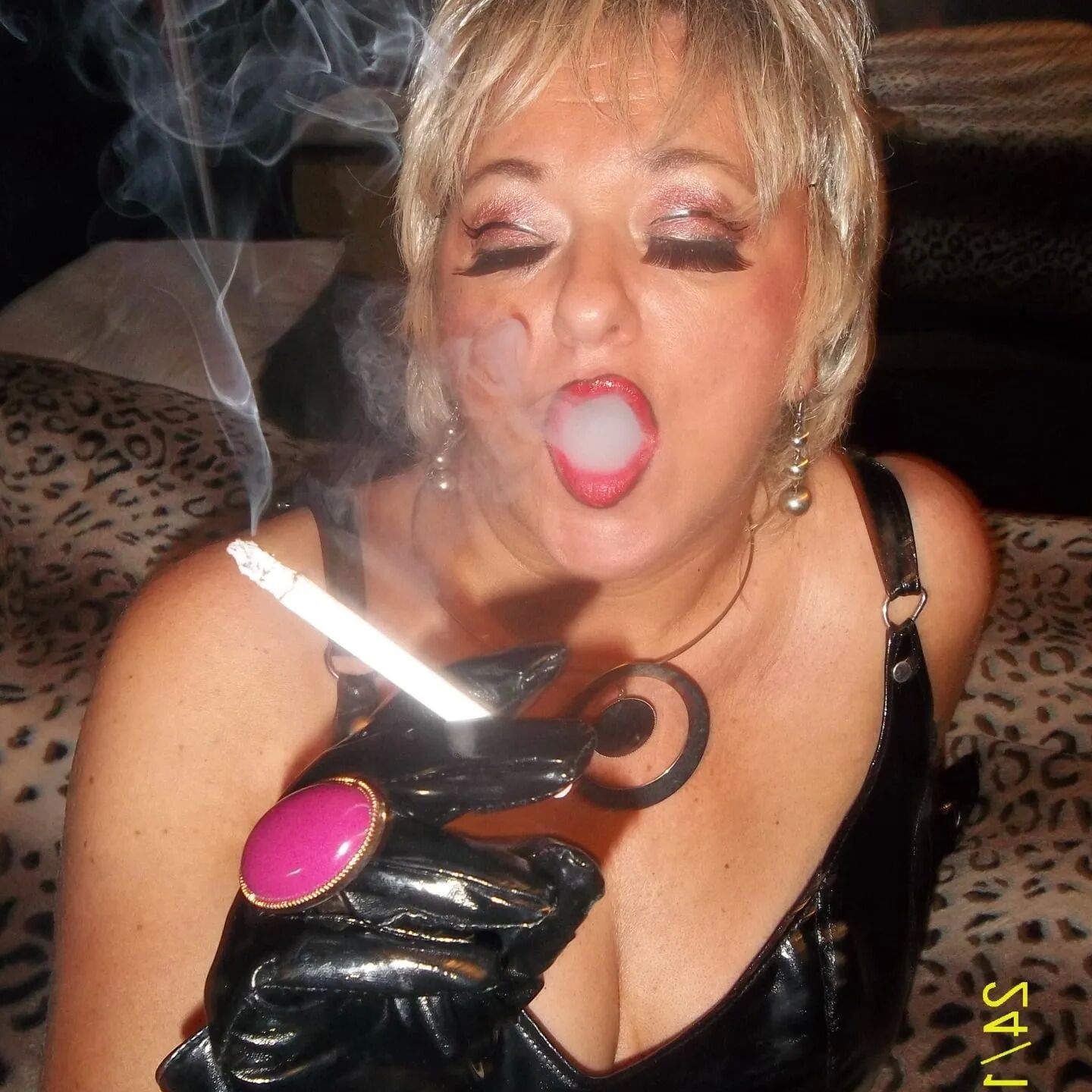 SHIRLEY SLUT 300 WHORE