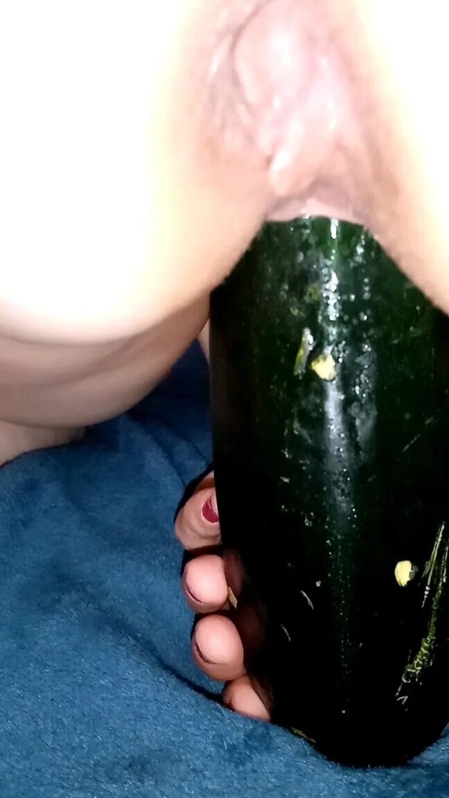 Zucchini in the pussy