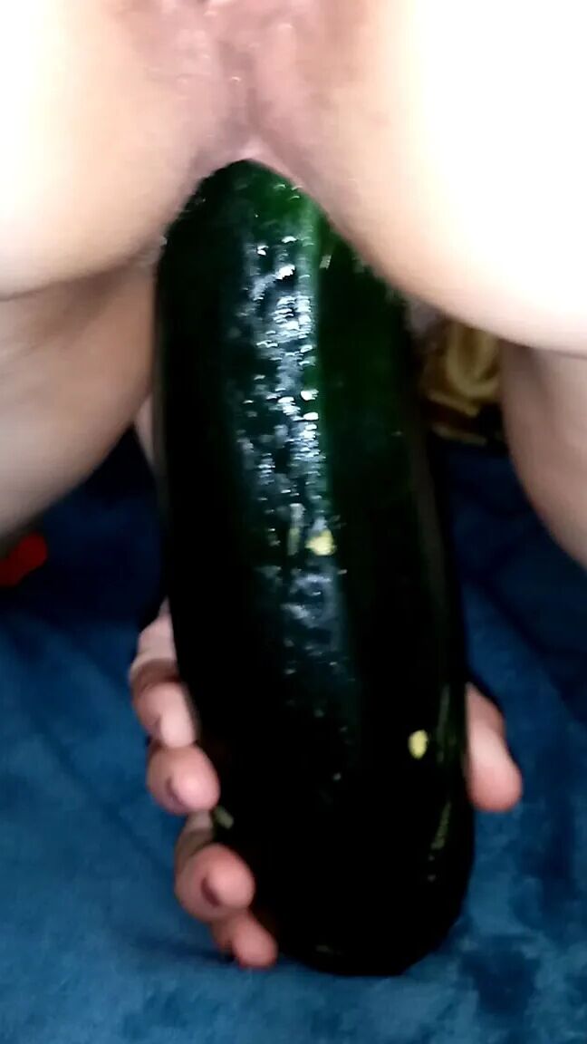Zucchini in the pussy