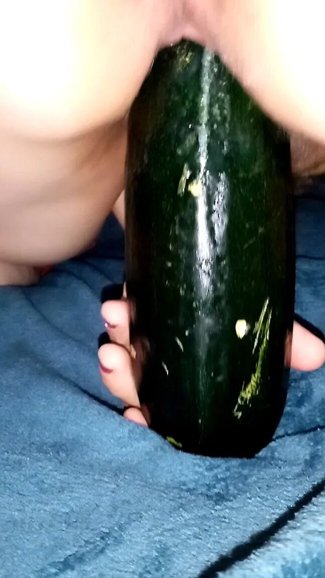 Zucchini in the pussy
