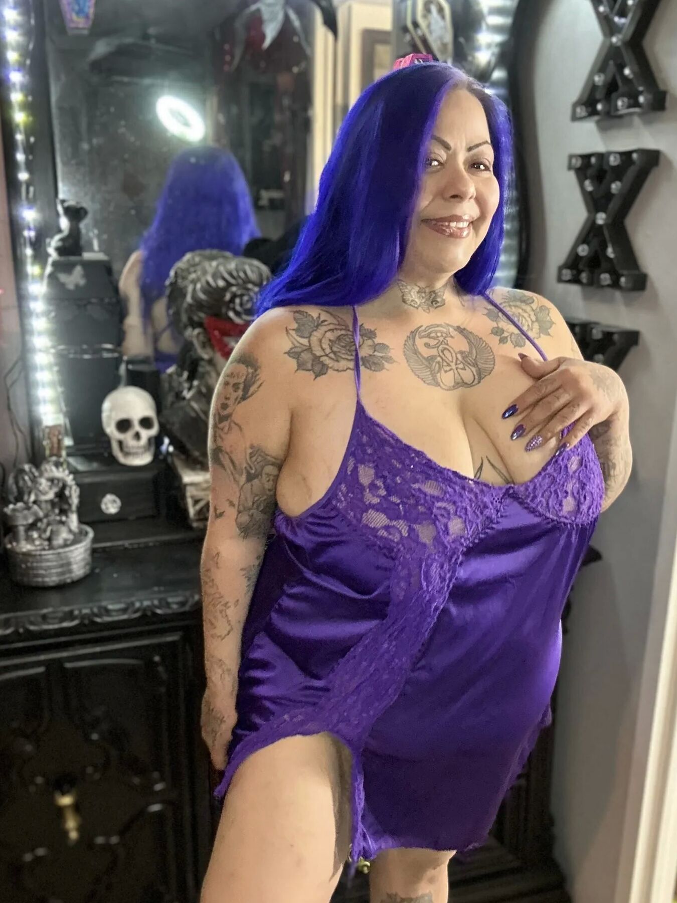 Purple dildo eater