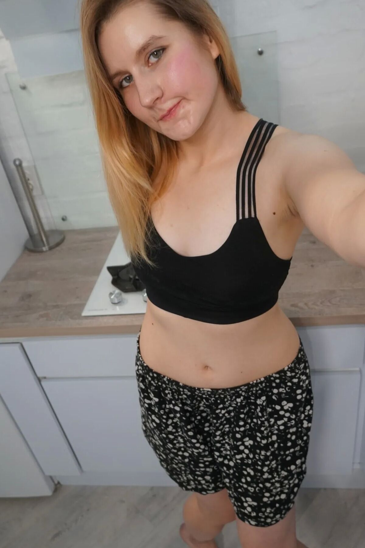 Teen tries on many sexy outfits she bought