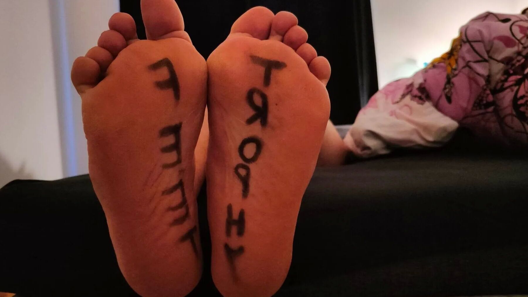 Hornychubby feet new
