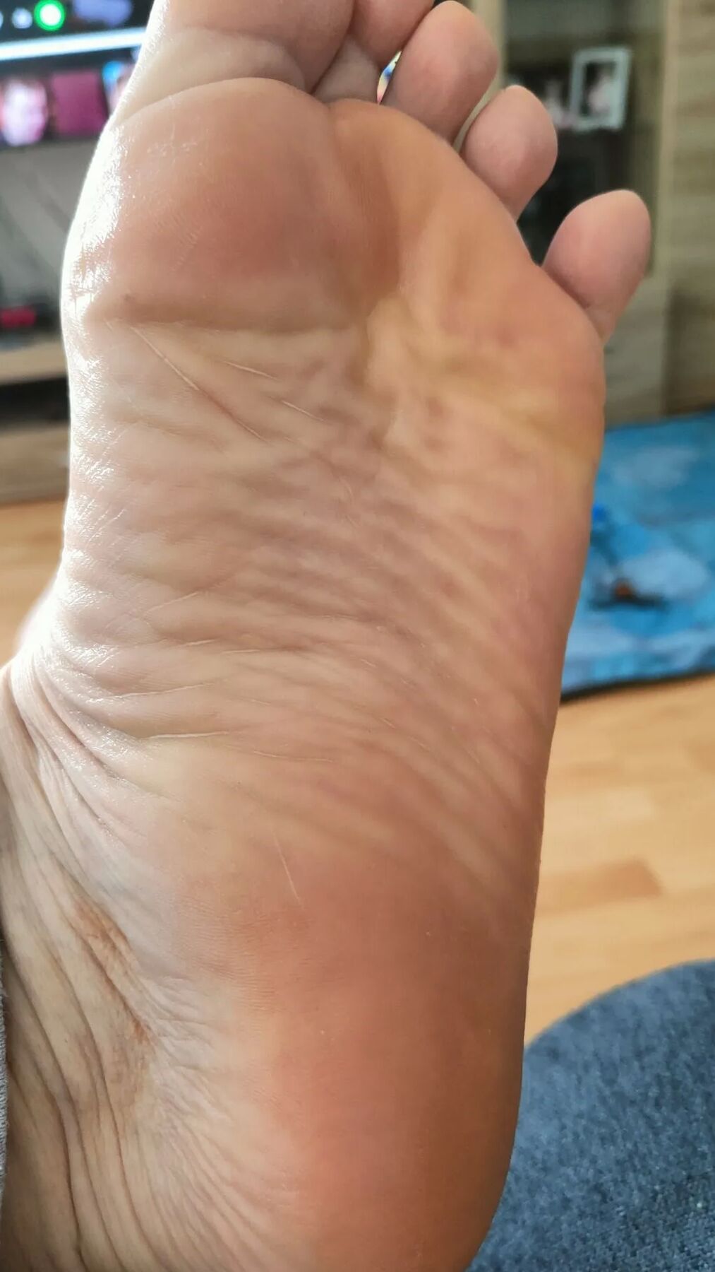 Hornychubby feet new