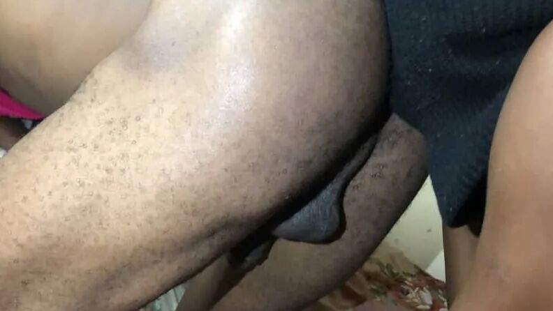 Eating his asss