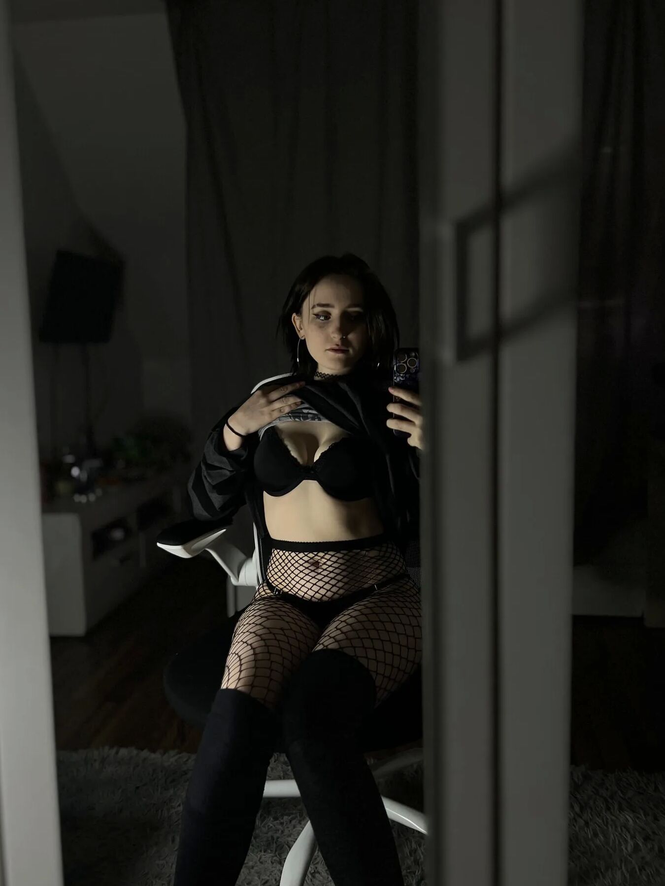 Sexy Egirl in fishnets