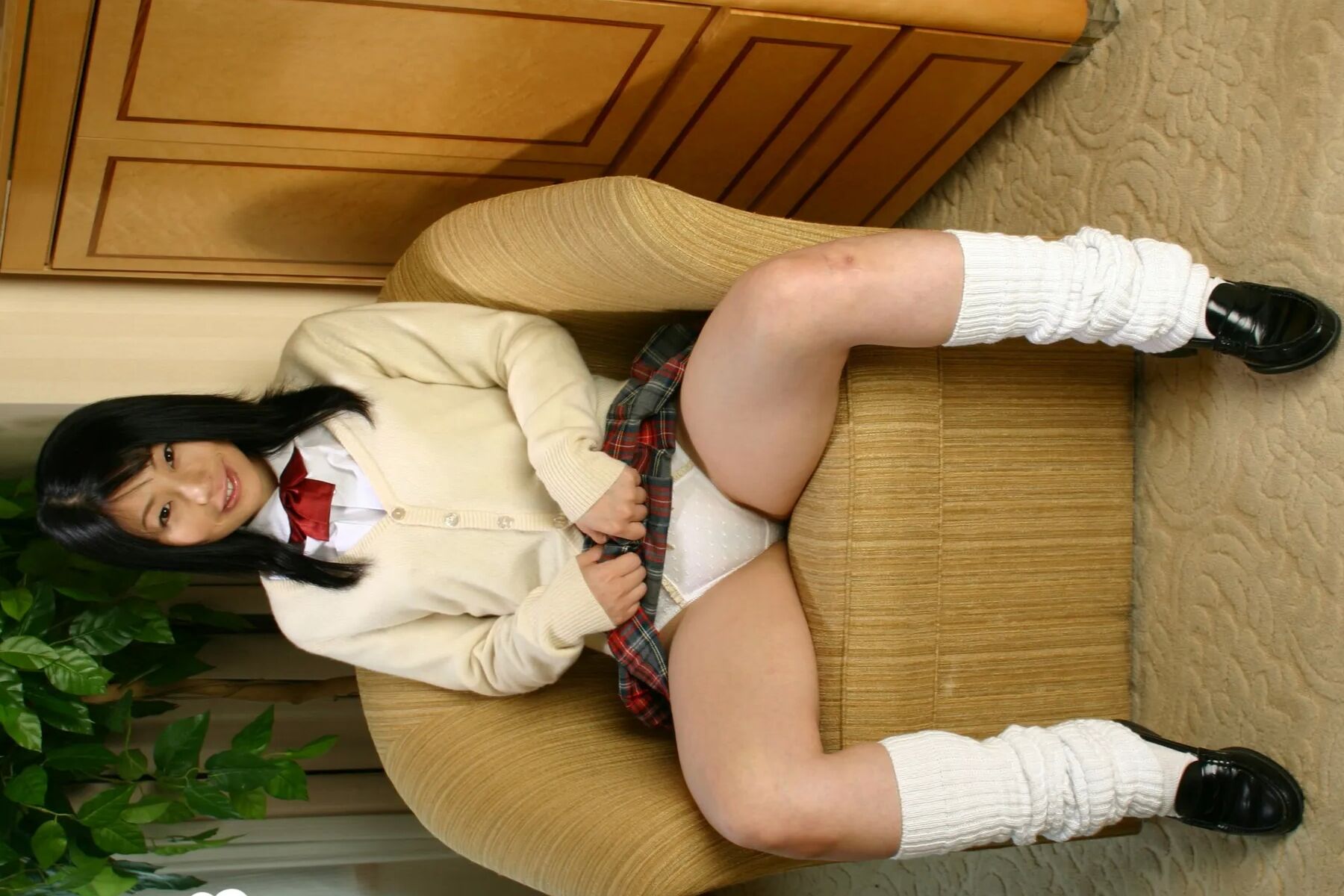 Asian schoolgirl looks for some online exposure