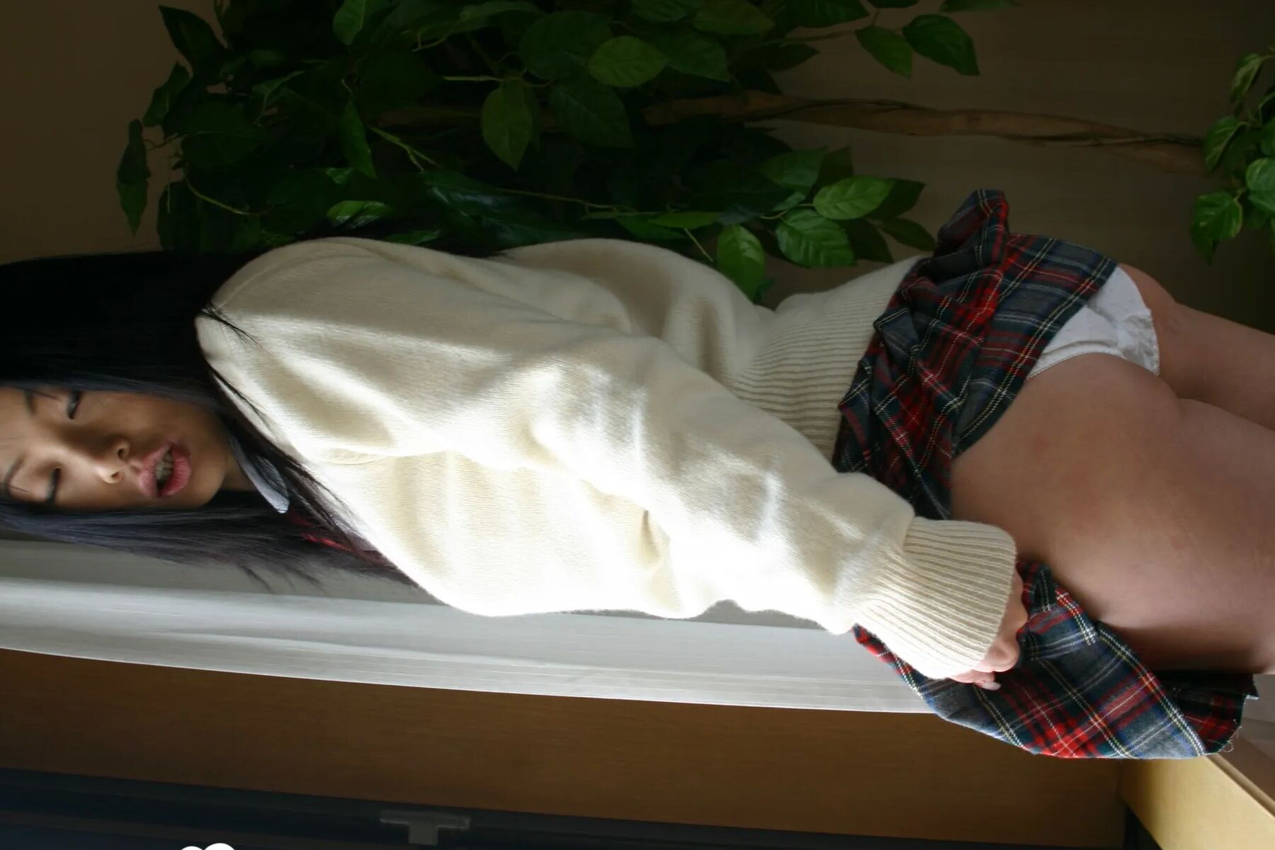 Asian schoolgirl looks for some online exposure
