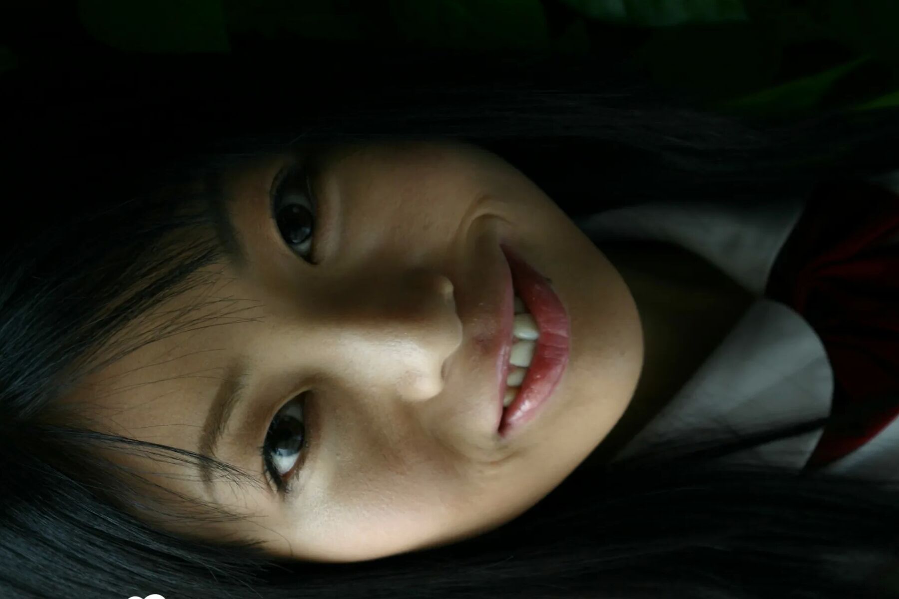 Asian schoolgirl looks for some online exposure