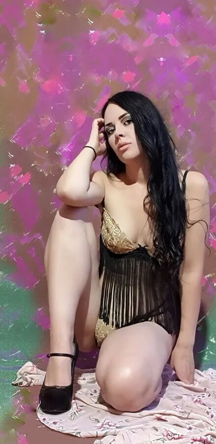 Brunette with a big booty in high heels