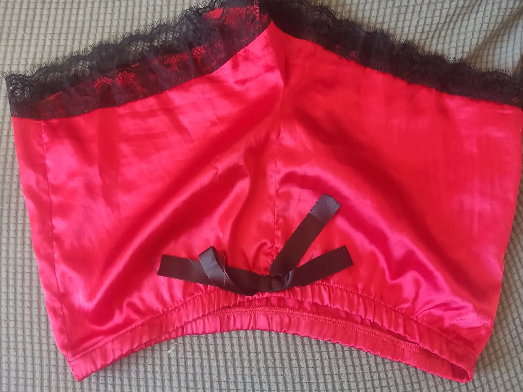 PANTIES AND USED WOMAN CLOTHES FOR SALE