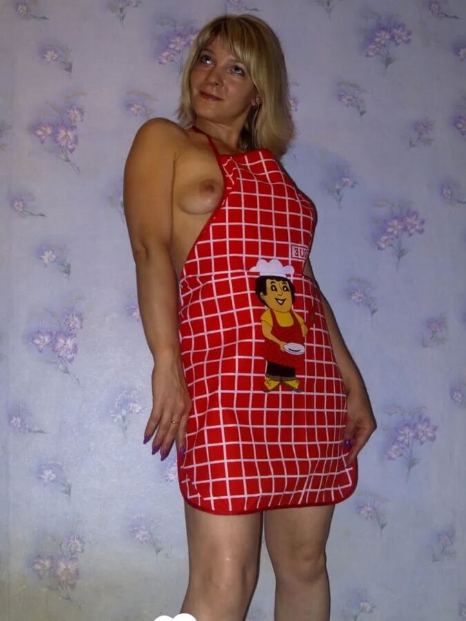 Friend's mom shows off her body in stockings