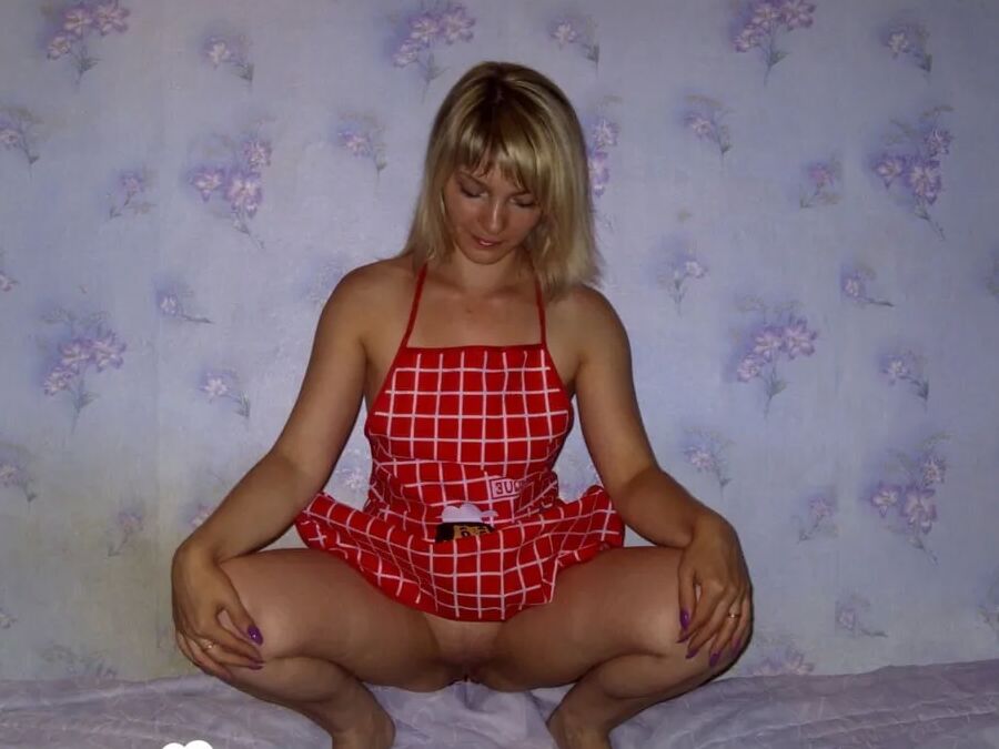 Friend's mom shows off her body in stockings