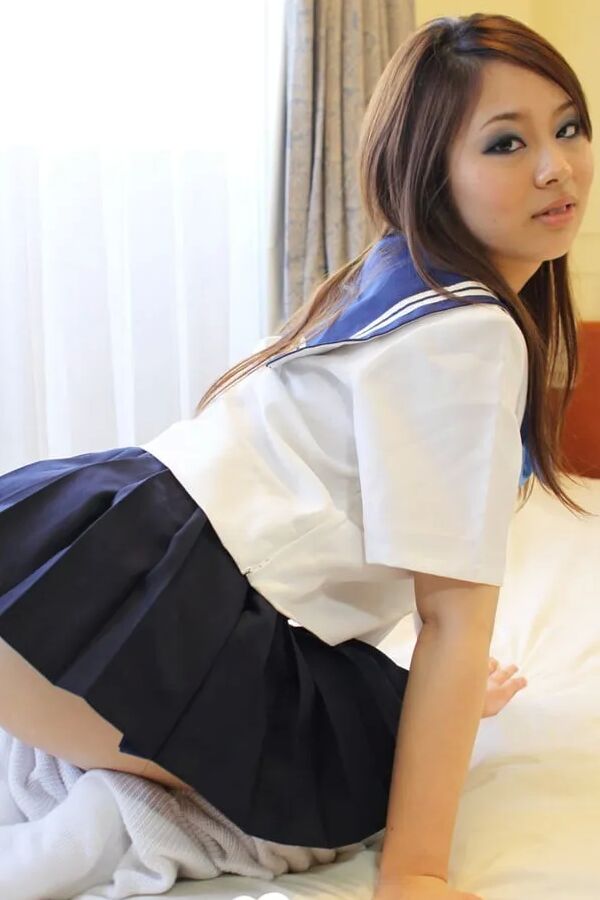 Cute schoolgirl cannot have enough of me