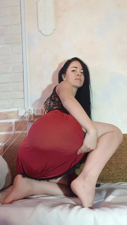 Best friend's mom shows me her ass
