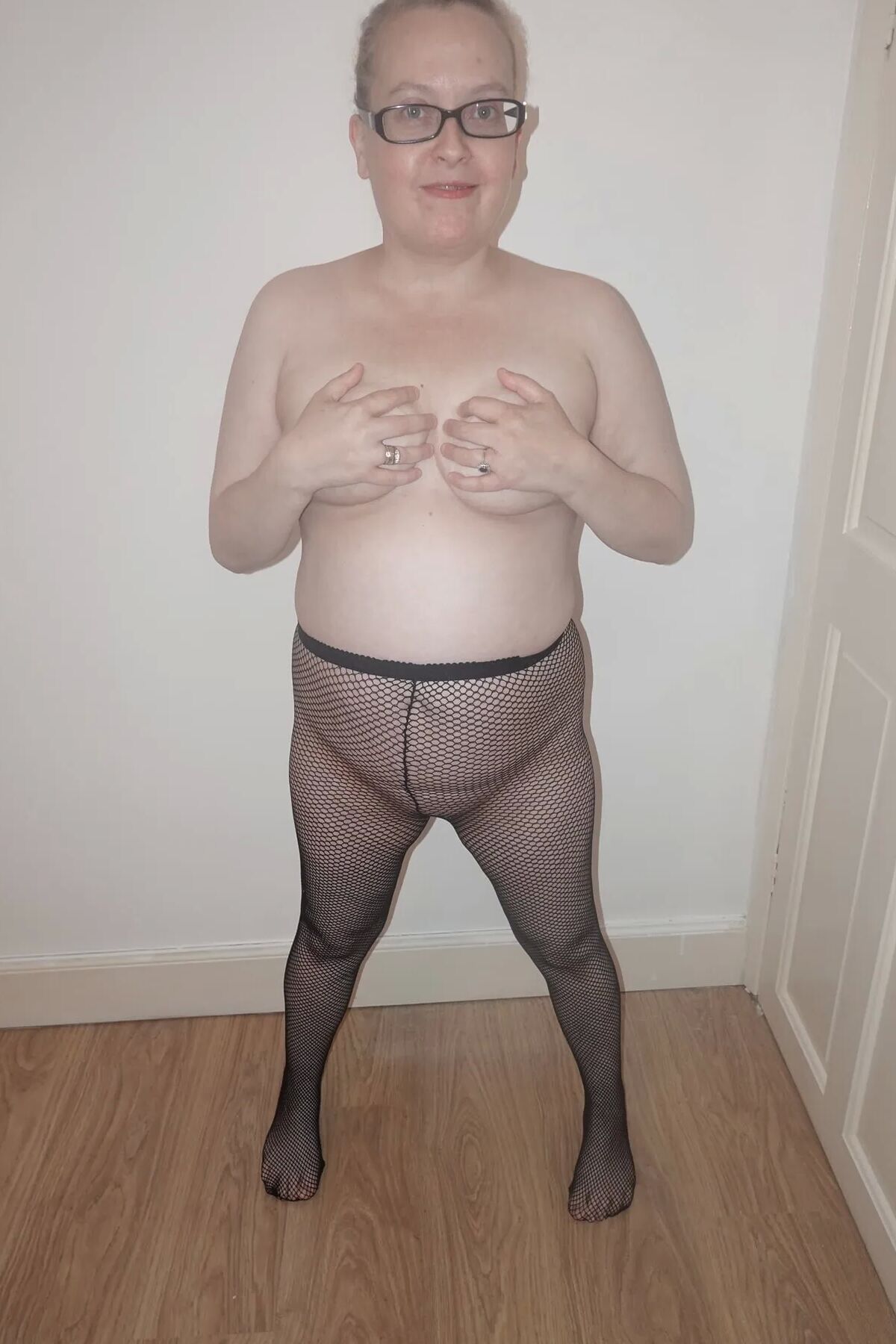 MILF in Fishnet Pantyhose