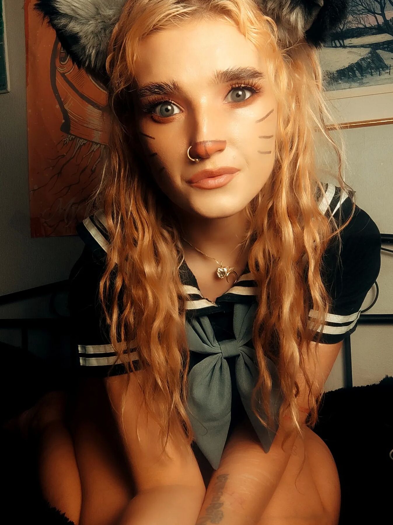 Werewolf in schooluniform and some other hot pics