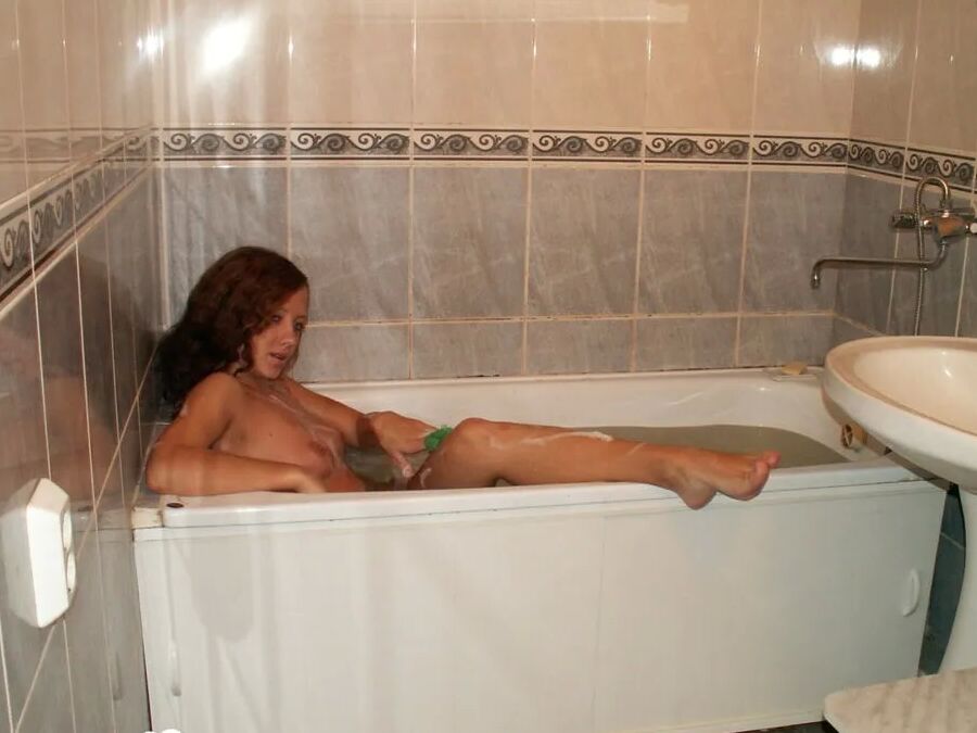 Best friend doesn't mind the camera while bathing