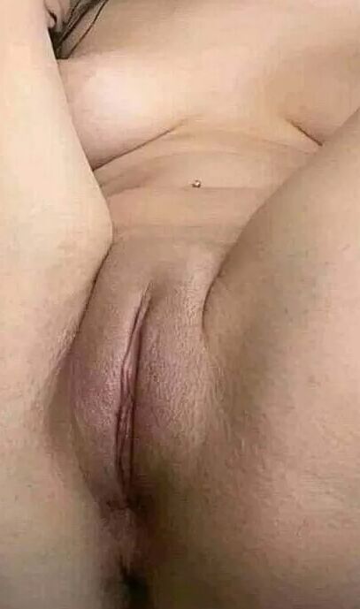 Kiss my pussy arab tight please
