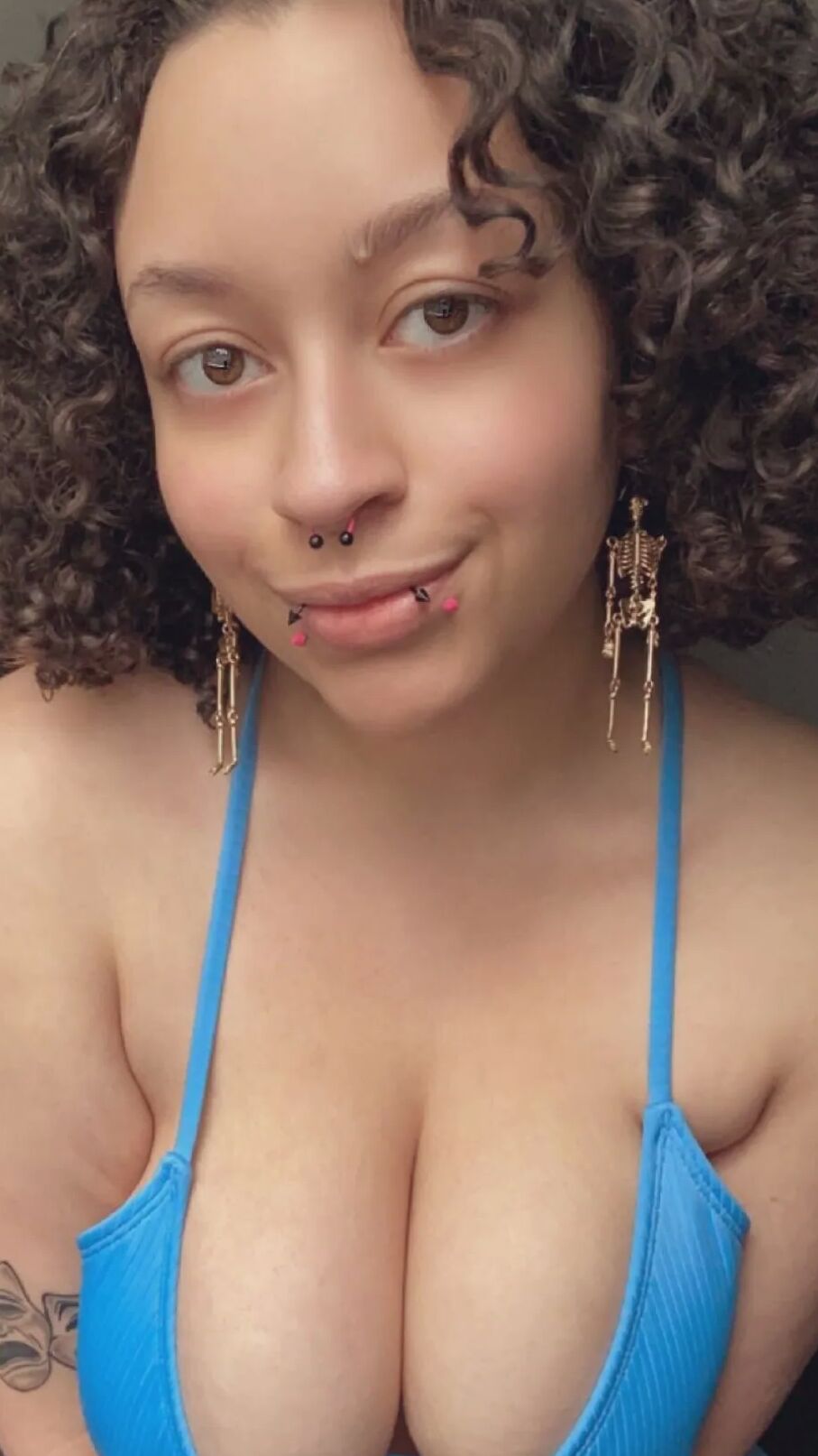 Daily New Photos on ManyVids - Free Signup