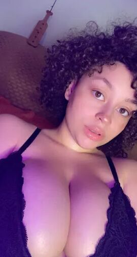 Daily New Photos on ManyVids - Free Signup