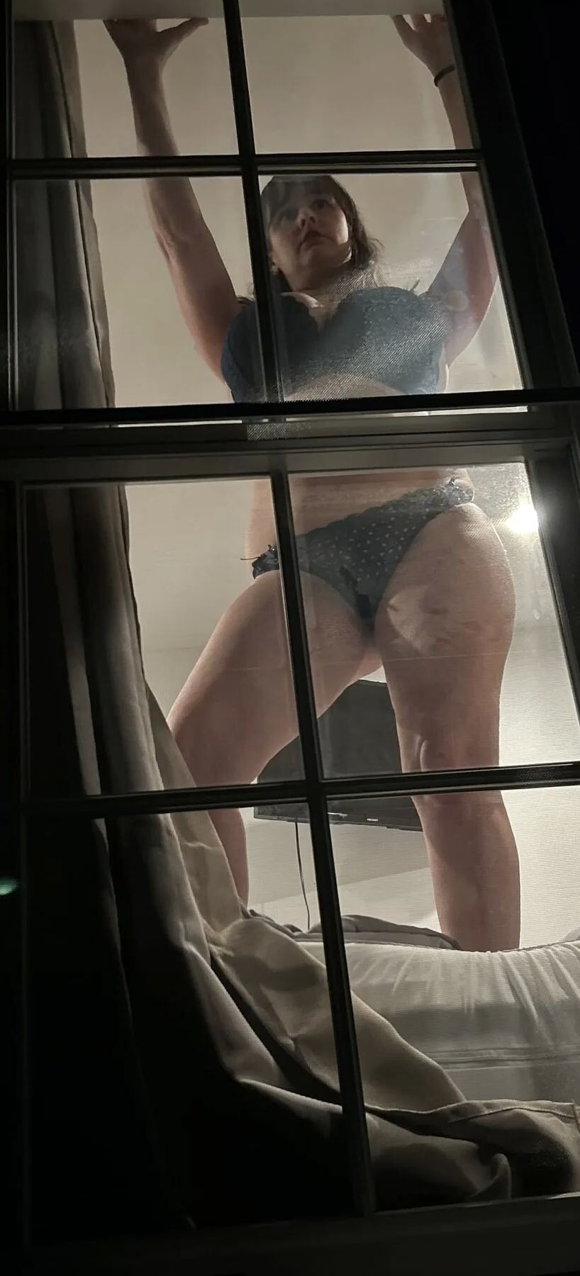Sexy Wife Exposed for the neighbors