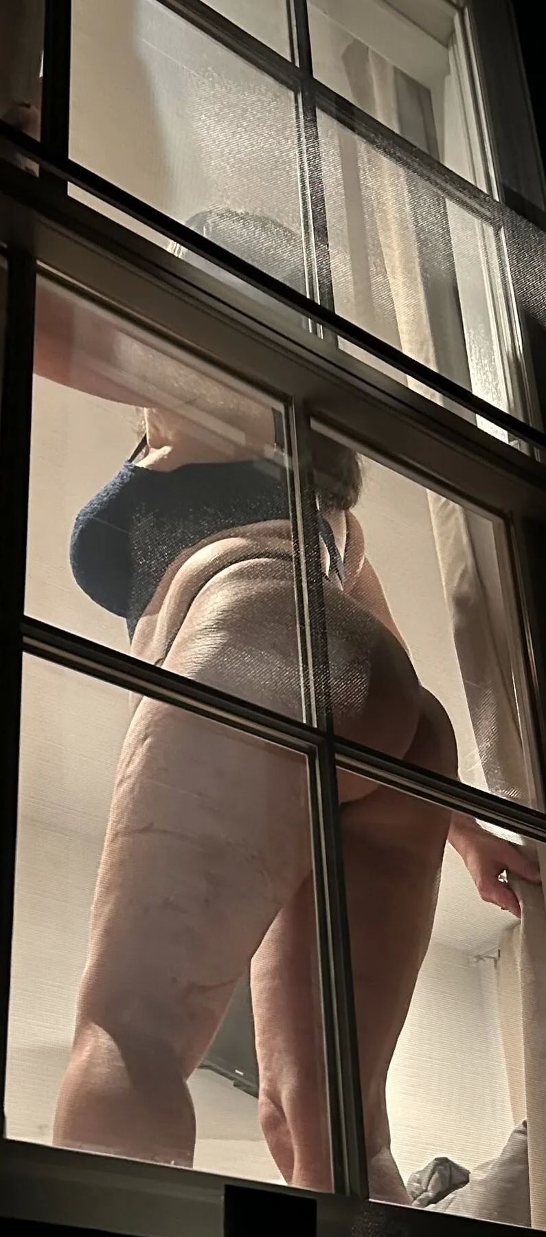 Sexy Wife Exposed for the neighbors