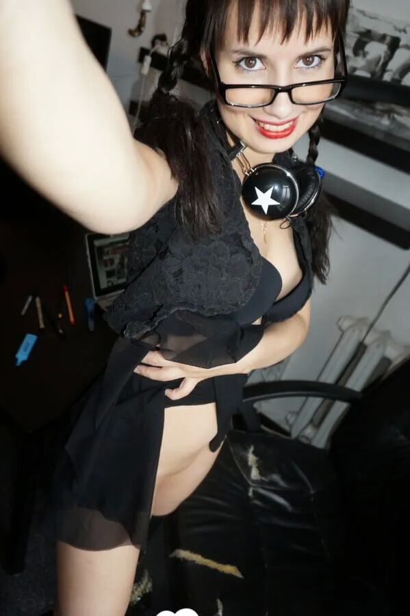 Smoking housewife loves to cook while naked
