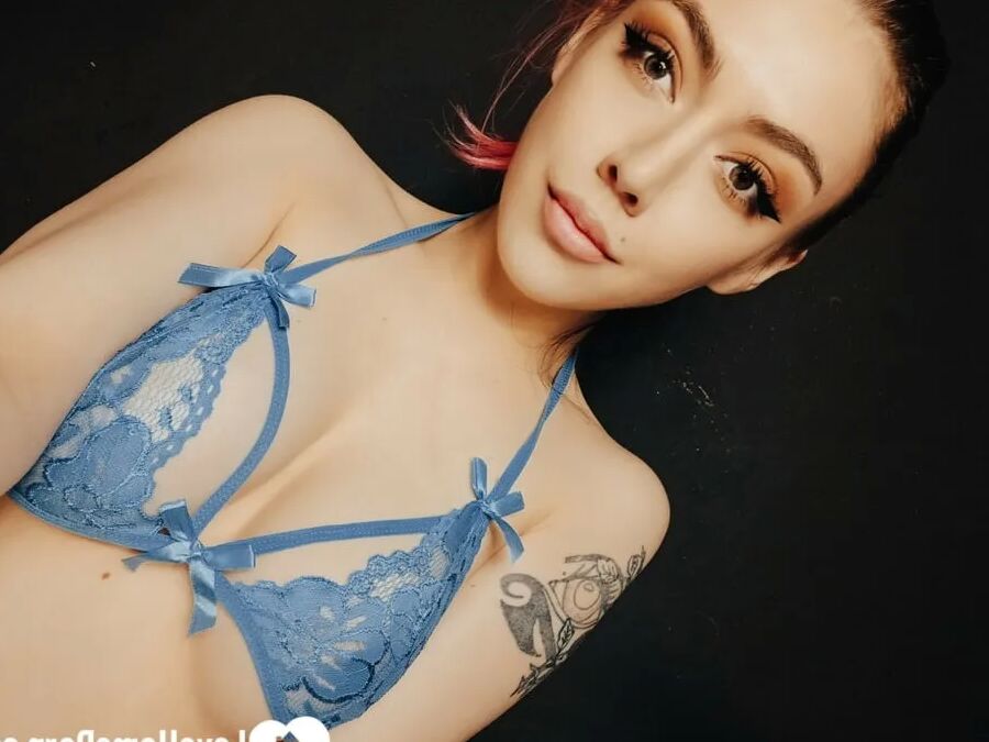 Big tits and some sex toy fun