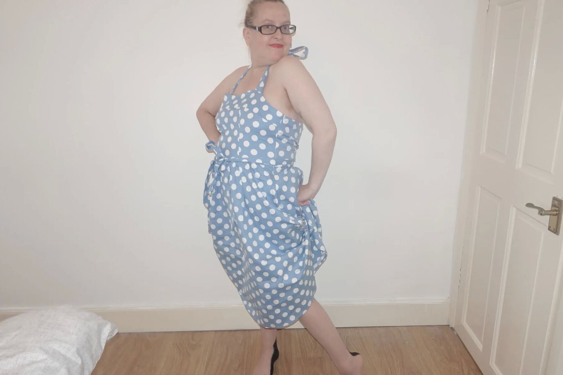 50's style dress with vintage nylon stockings