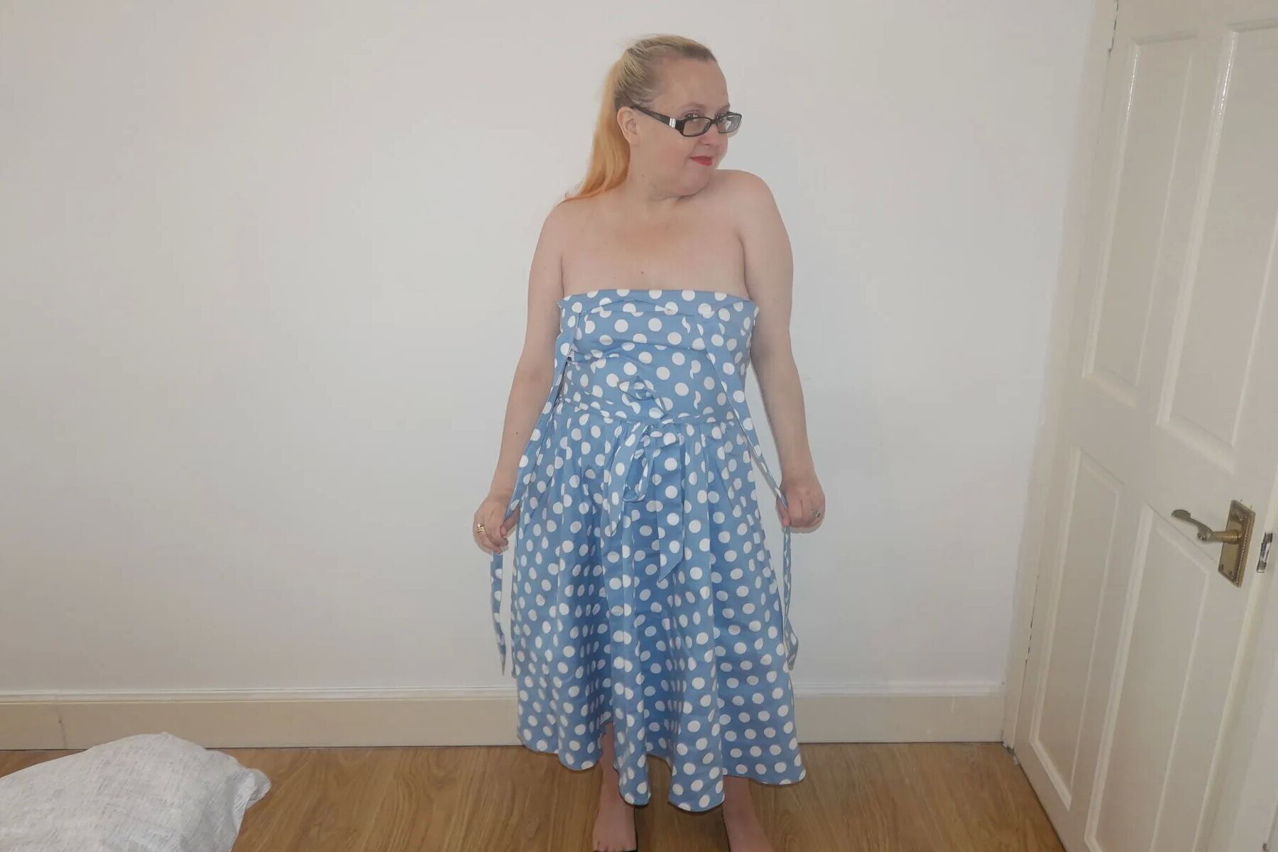 50's style dress with vintage nylon stockings