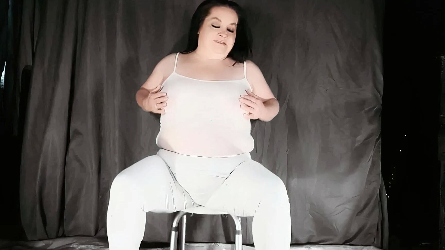 So Horny I Squirt Twice Photoset